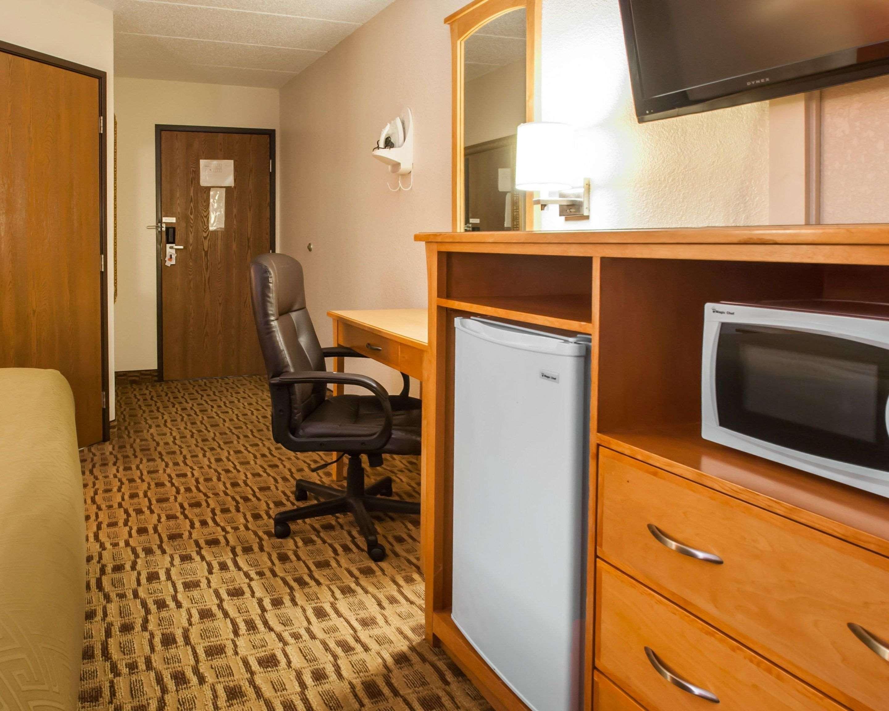 Econo Lodge Kansas City Downtown North Exterior photo